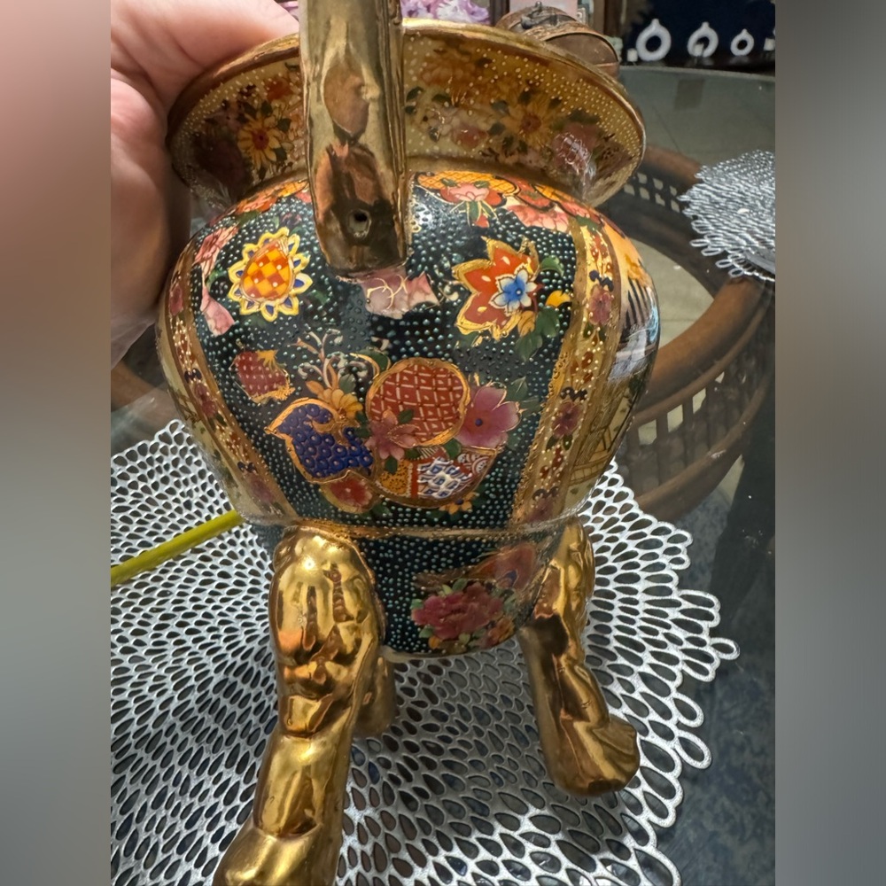 Vintage Satsuma Hand Painted Pot W/ Gold Gilding ,detailed Dots 3 legged~signed - Picture 9 of 16
